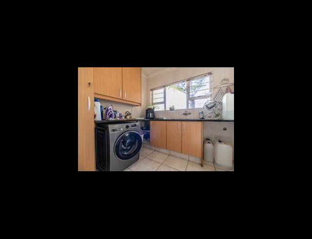 4 BEDROOM HOUSE FOR SALE IN GLENVISTA